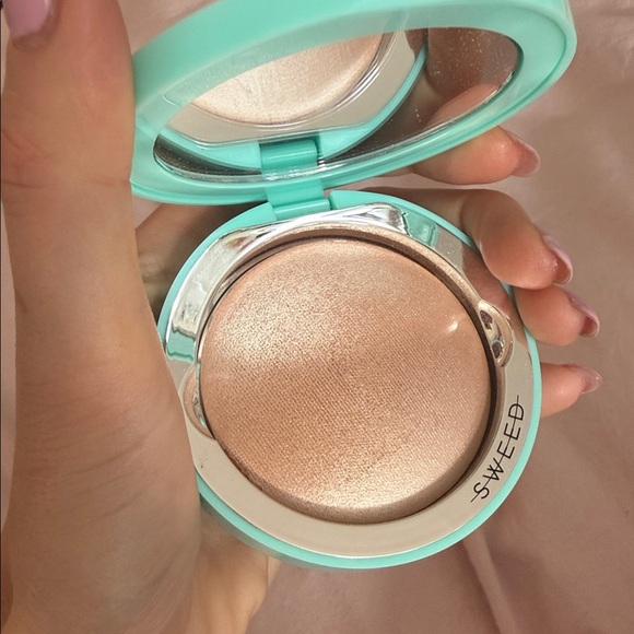 Other - Sweet - Shimmering Highlighter in Aurora